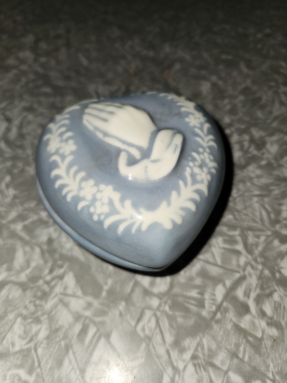 Source Unknown Blue and White Heart Trinket Box with Praying Hands Motif